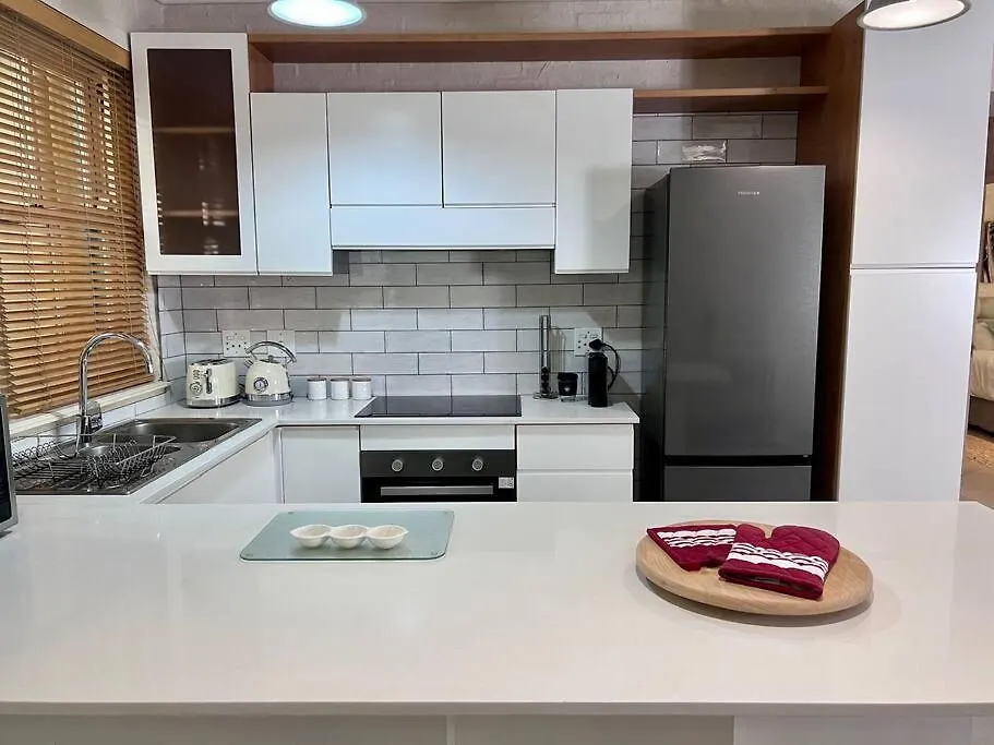 Beautiful Apartment Across From The Beach Κέιπ Τάουν