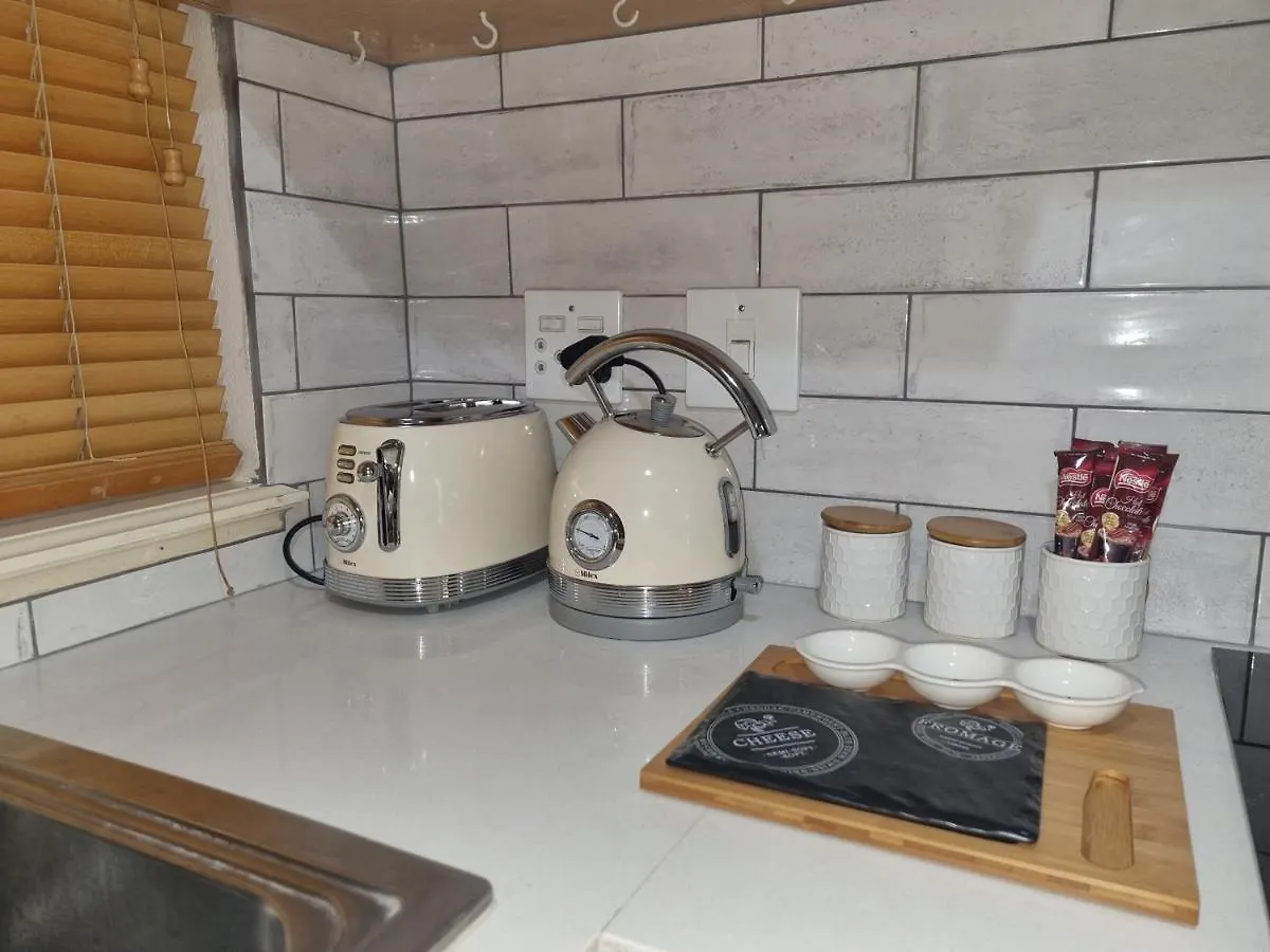 Beautiful Apartment Across From The Beach Κέιπ Τάουν