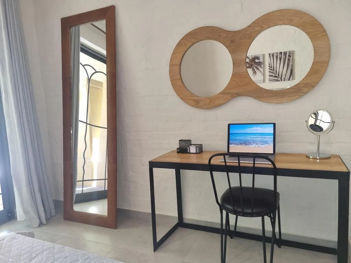 Beautiful Apartment Across From The Beach Ciudad del Cabo Sudáfrica